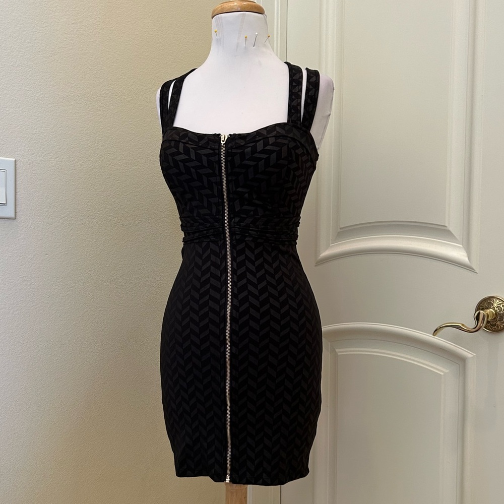 NWOT bebe  black stretch knit textured zip front dress